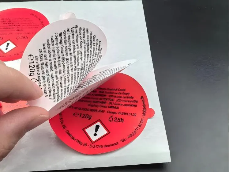 Polský zákazník objednává balení a přepravu vícevrstvých štítků