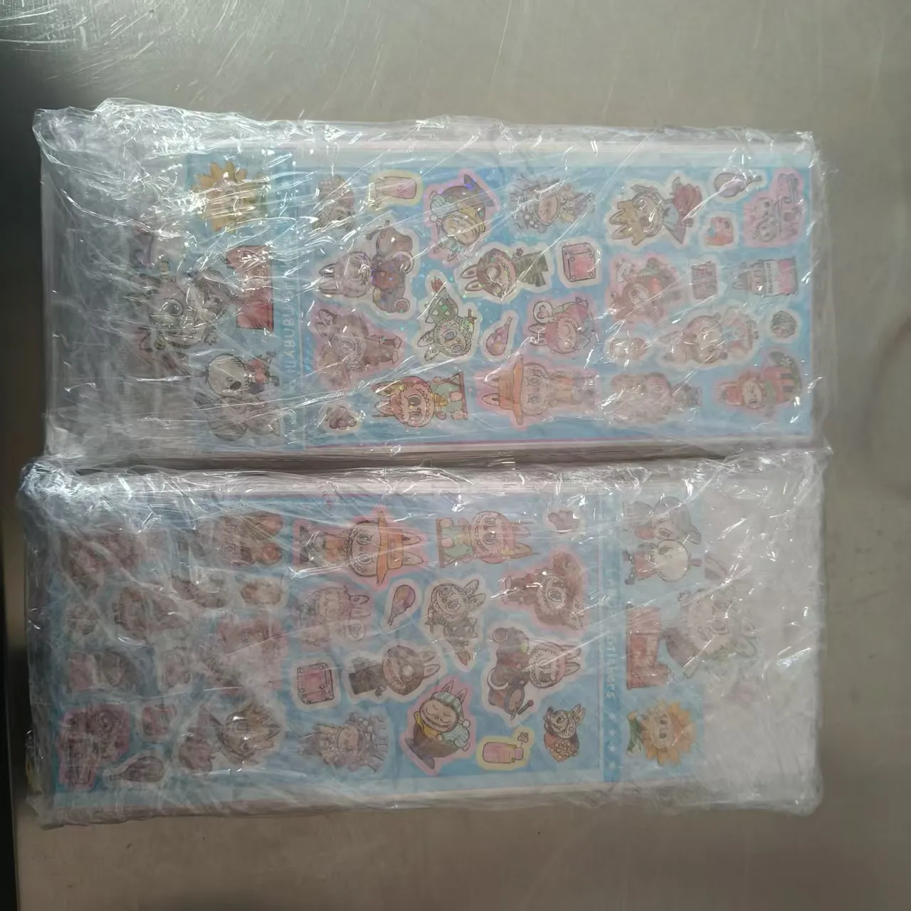 Společnost minulý týden odeslala nové vyřezávané dětské samolepky