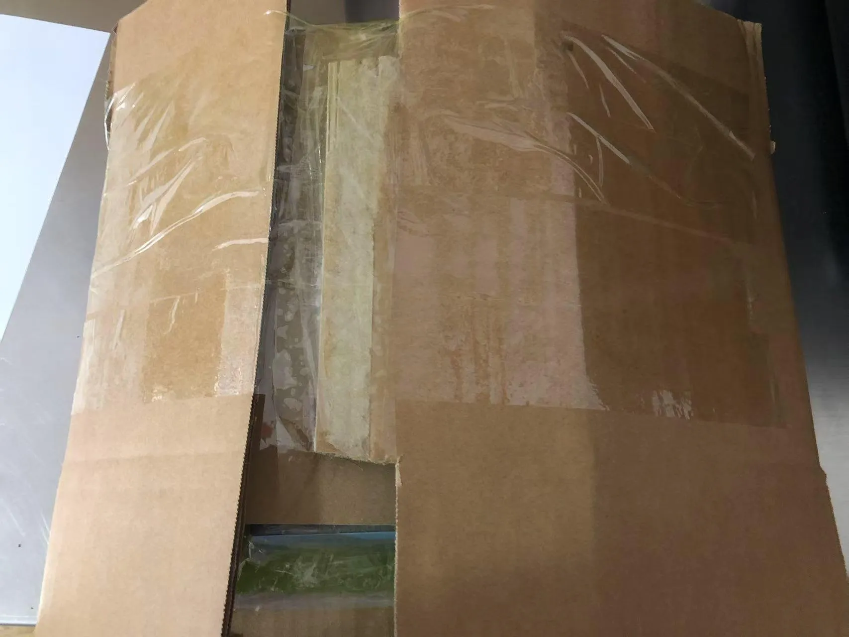 Pokrok v zasílání přenosných dětských samolepek do Ugandy